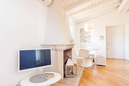 Di Punto In Bianco Home Verona Luaran gambar