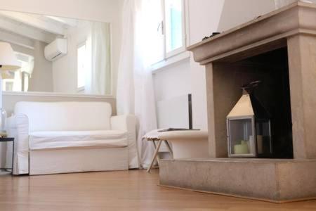 Di Punto In Bianco Home Verona Luaran gambar